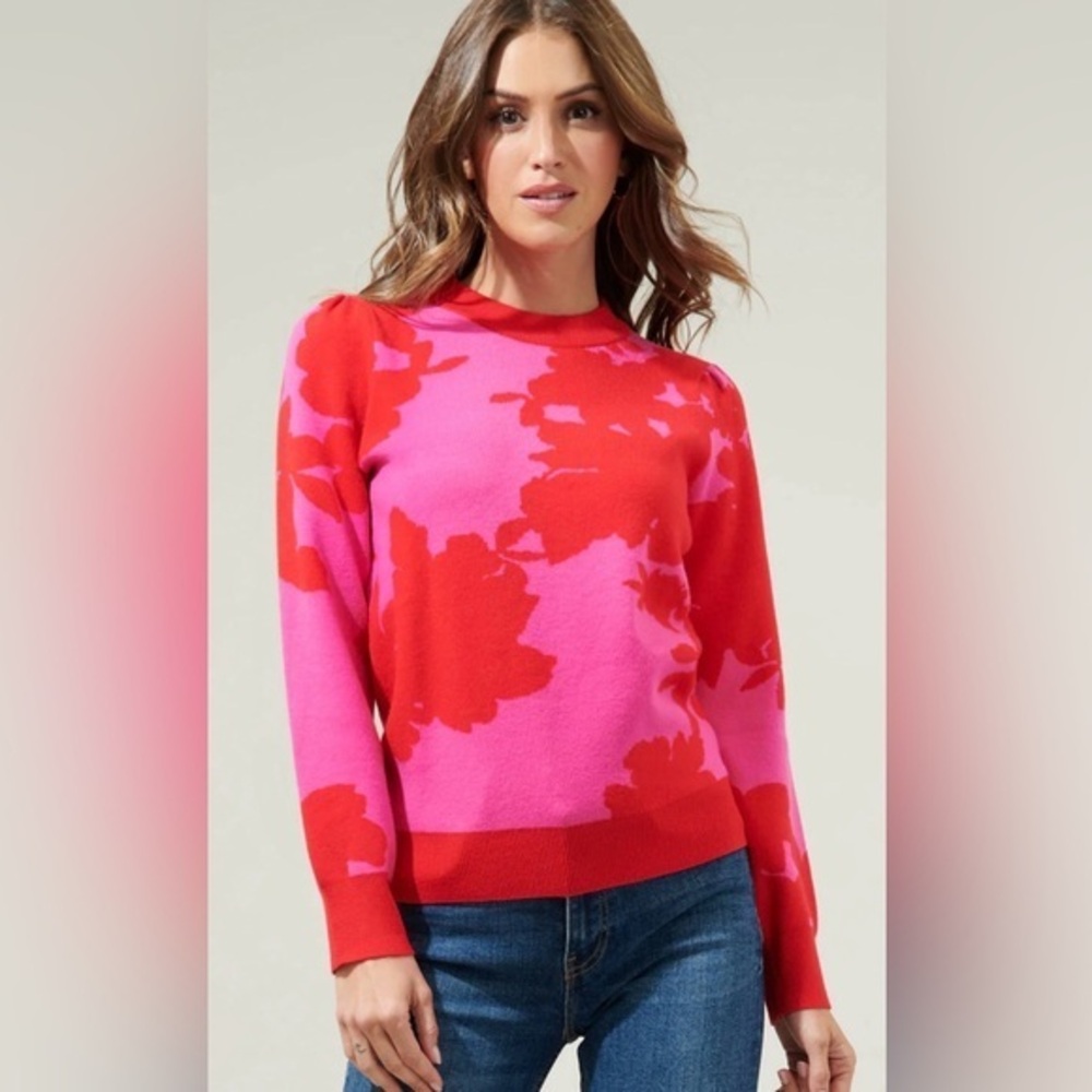 SUGARLIPS M Crocket Floral Crew Neck Sweater in Pin and Red